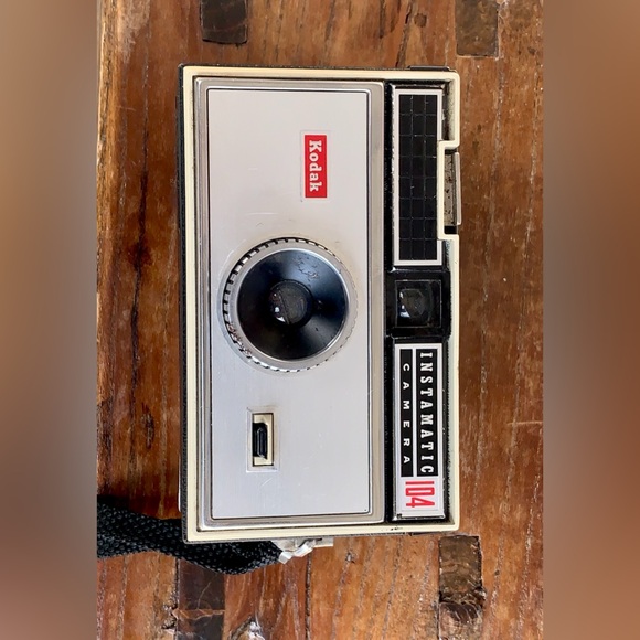 Vintage Kodak Instamatic 104 26mm Film Camera - Picture 11 of 16